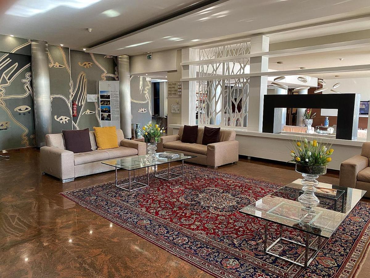 Hotel & Residence Castelli Монтекио Маджоре Екстериор снимка