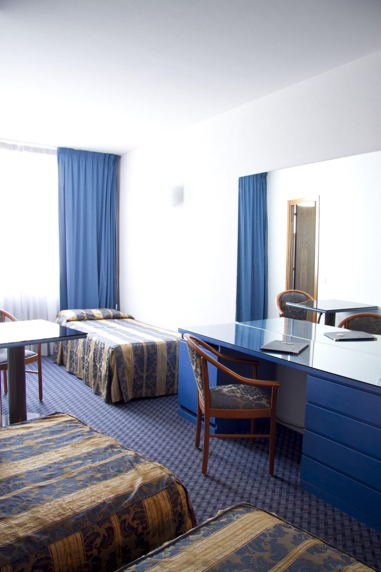 Hotel & Residence Castelli Монтекио Маджоре Екстериор снимка