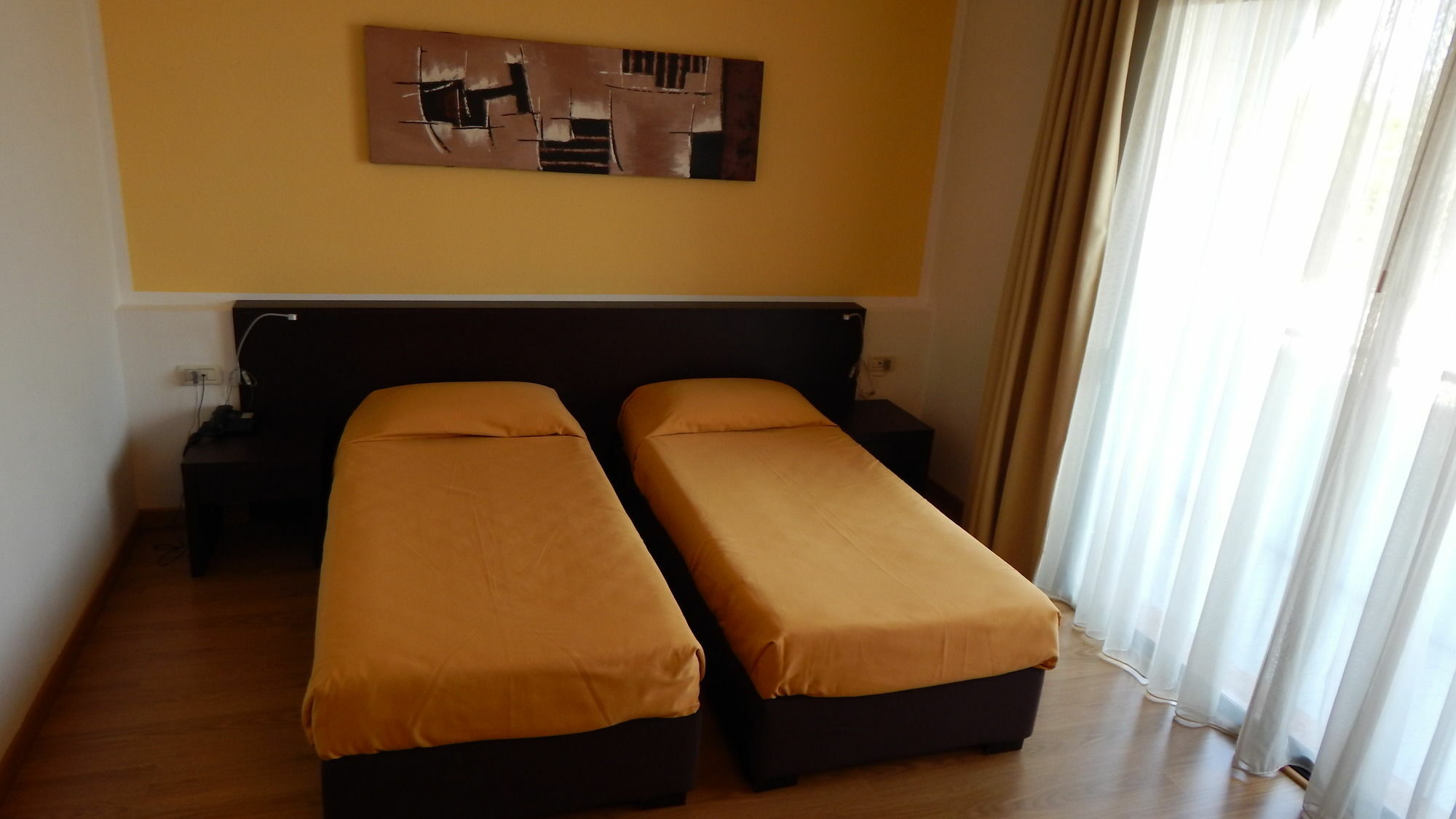 Hotel & Residence Castelli Монтекио Маджоре Екстериор снимка